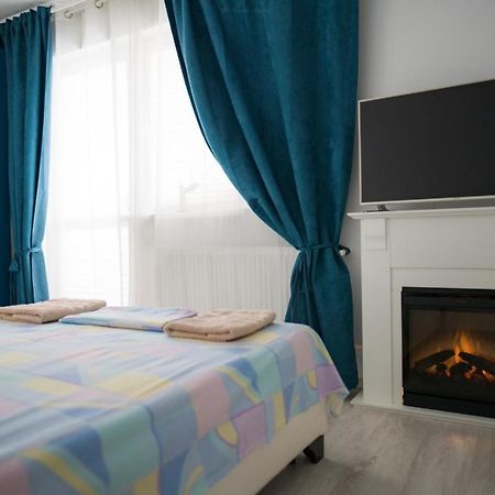 Feels Like Home Apartment M S Apartments Bukares Bagian luar foto