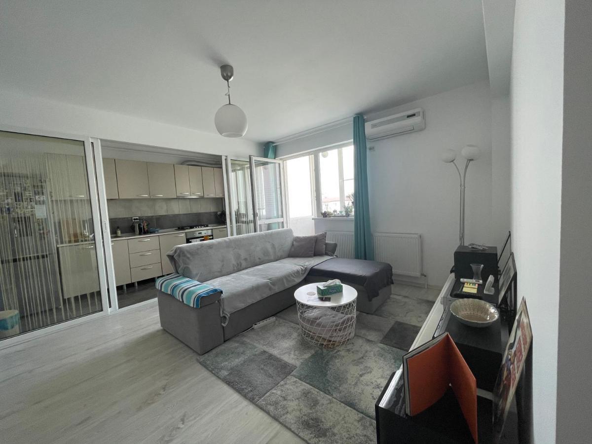 Feels Like Home Apartment M S Apartments Bukares Bagian luar foto