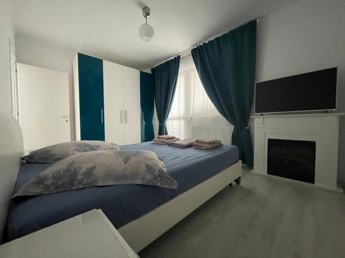 Feels Like Home Apartment M S Apartments Bukares Bagian luar foto