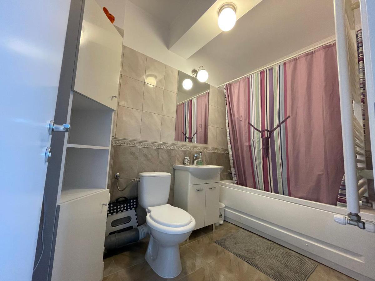 Feels Like Home Apartment M S Apartments Bukares Bagian luar foto