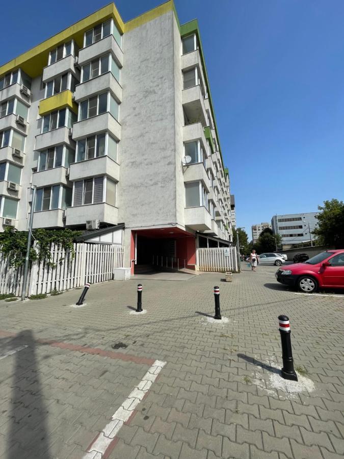 Feels Like Home Apartment M S Apartments Bukares Bagian luar foto